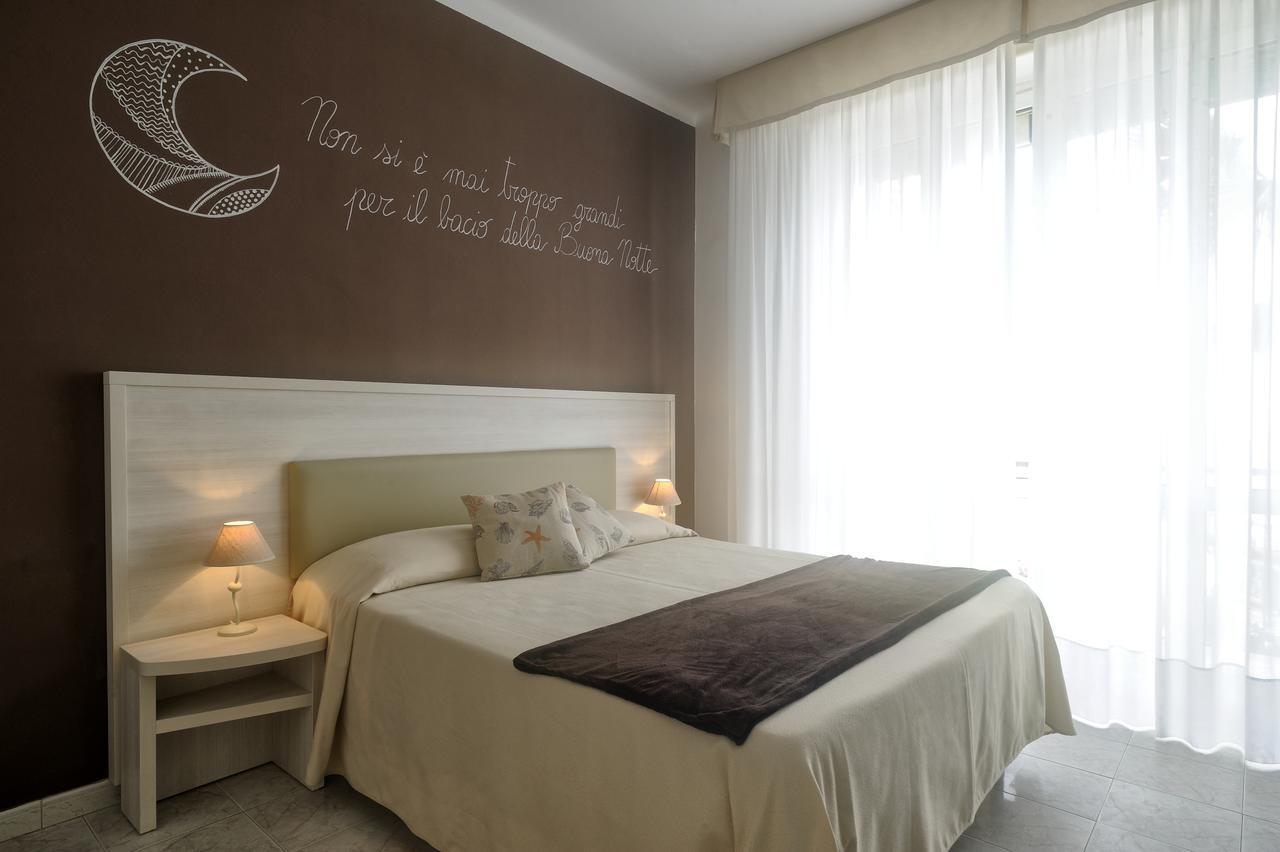 Hotel Bel Sit Alassio Exterior photo