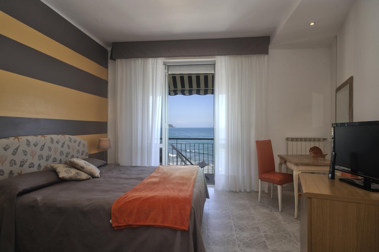 Hotel Bel Sit Alassio Exterior photo
